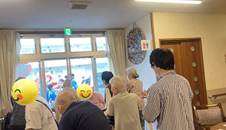 子供神輿がやってきた